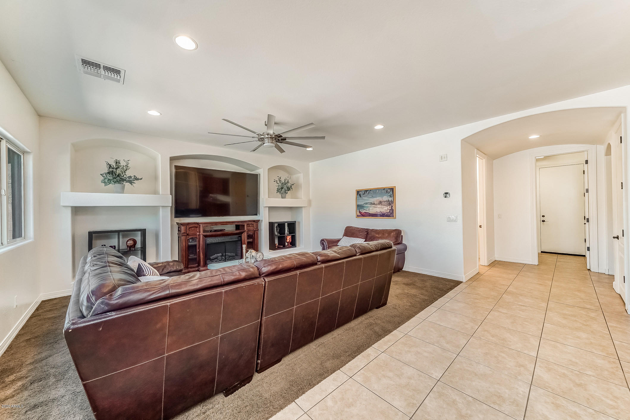 3060 East Warbler Road Gilbert, AZ 85297 - Photo 24 of 59 124-GreatRoom_4