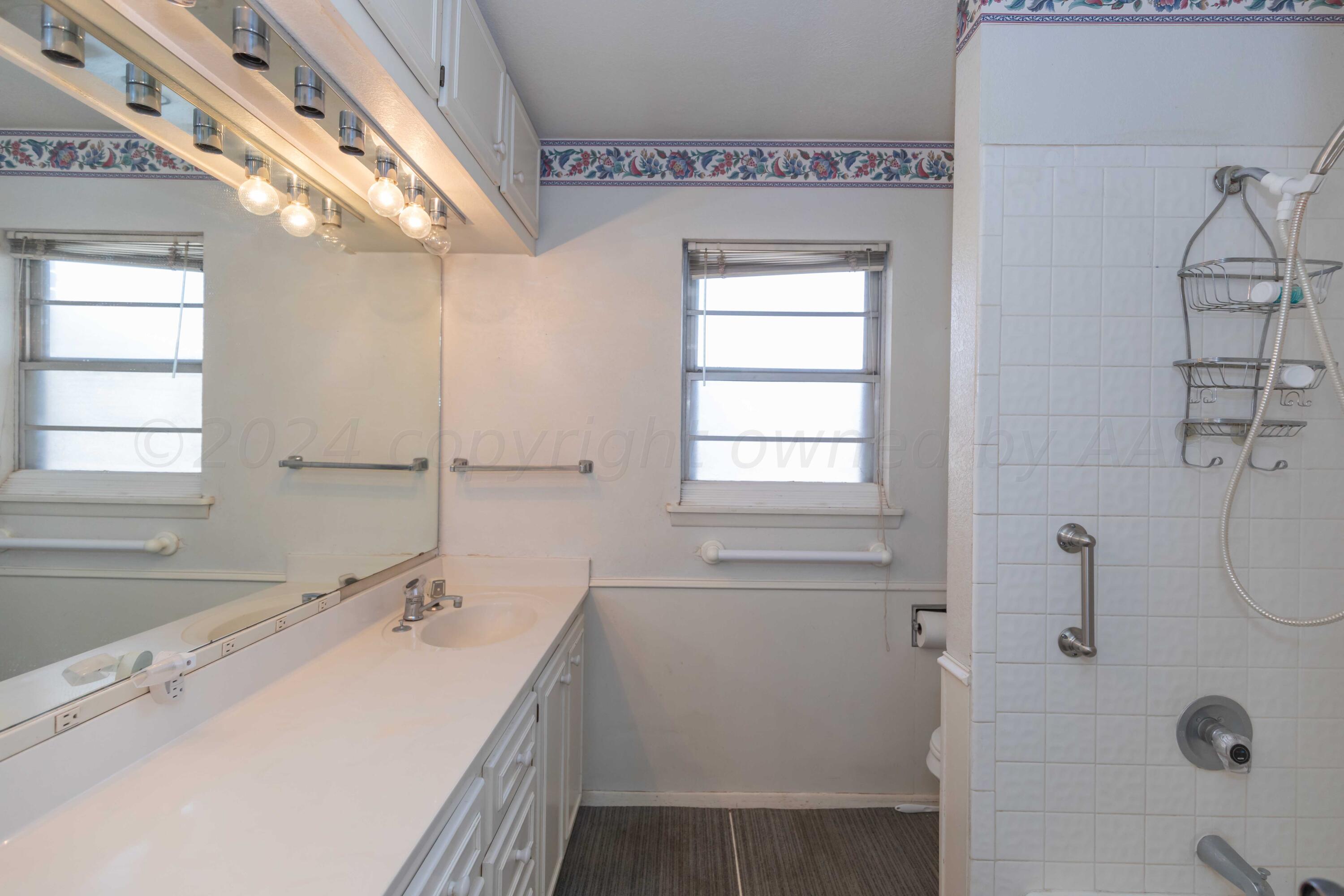 4006 Tulane Drive Amarillo, TX 79109 - Photo 18 of 44 BATHROOM 2 VIEW 2