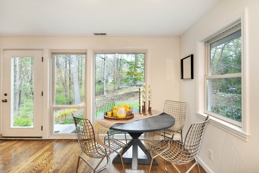 289 The Valley Road Concord, MA 01742 - Photo 8 of 17