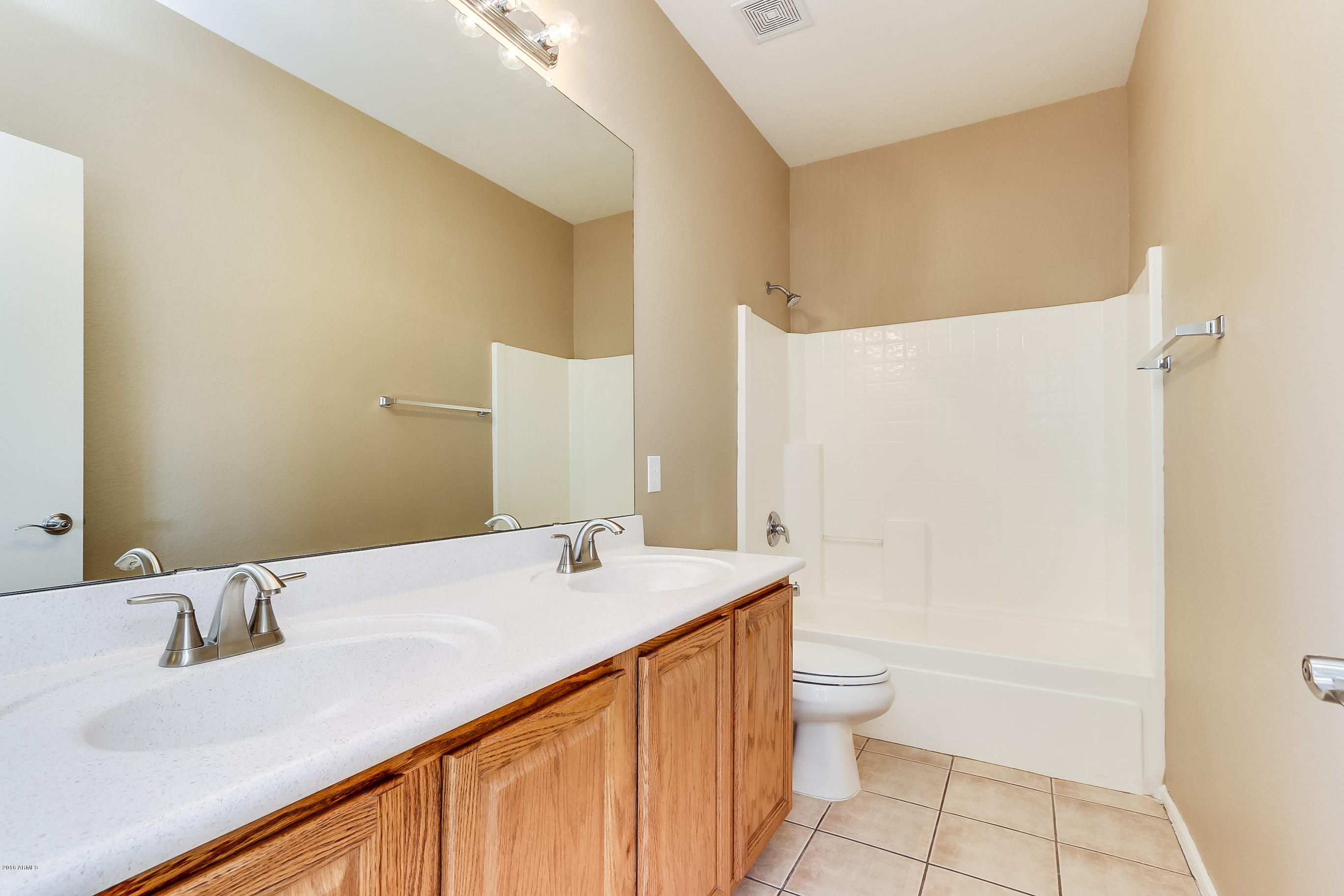 9242 West Berkeley Road Phoenix, AZ 85037 - Photo 12 of 20 Berkeley-35
