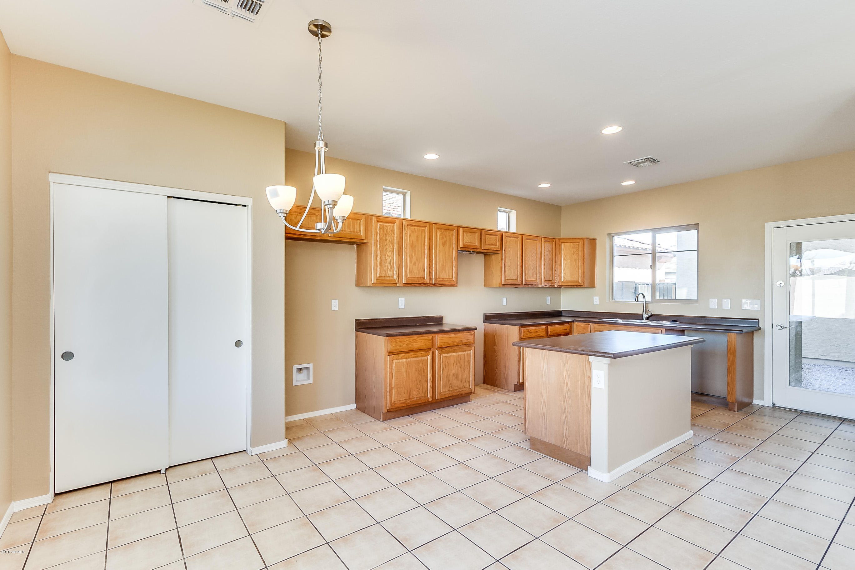 9242 West Berkeley Road Phoenix, AZ 85037 - Photo 8 of 20 Berkeley-21