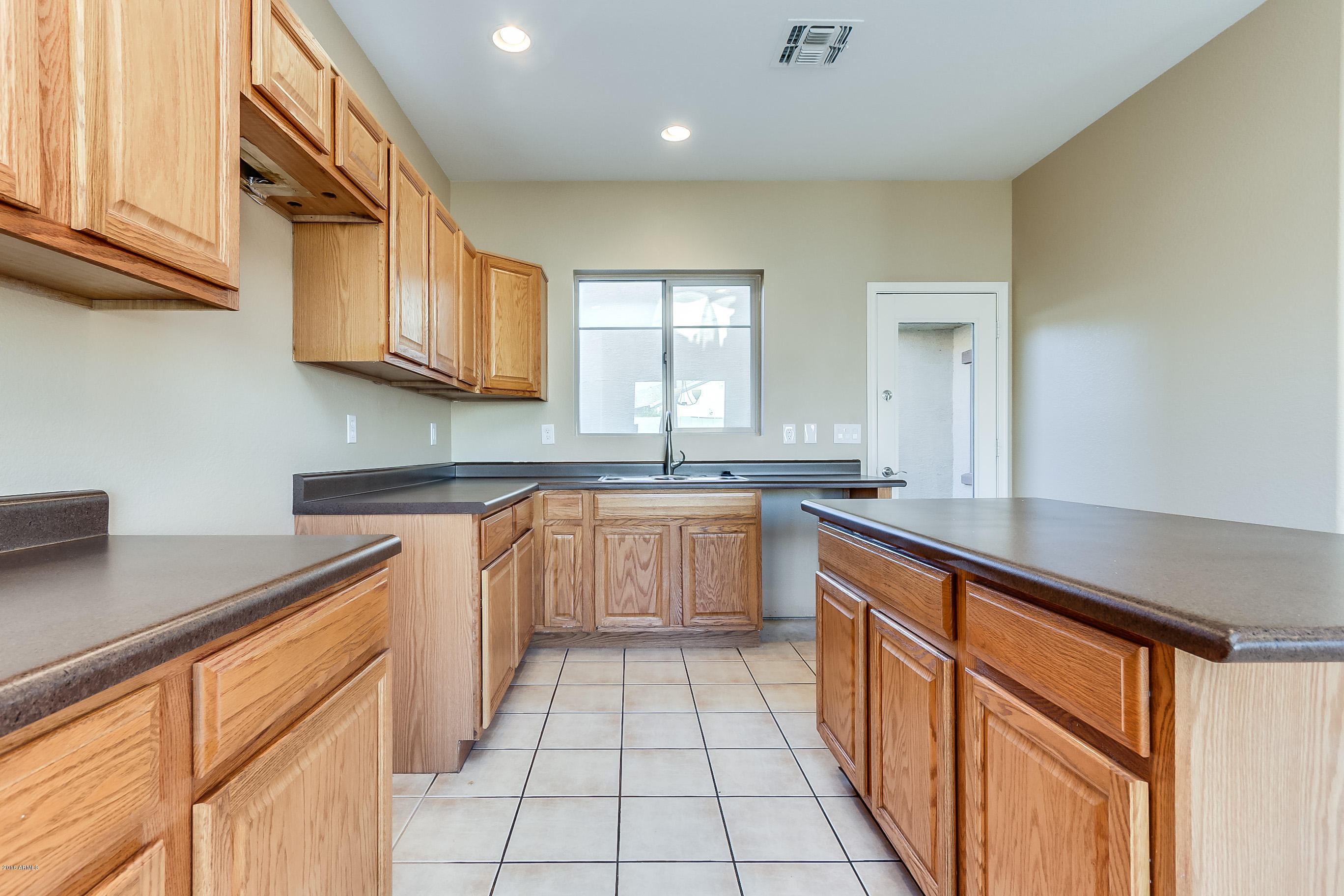 9242 West Berkeley Road Phoenix, AZ 85037 - Photo 9 of 20 Berkeley-24