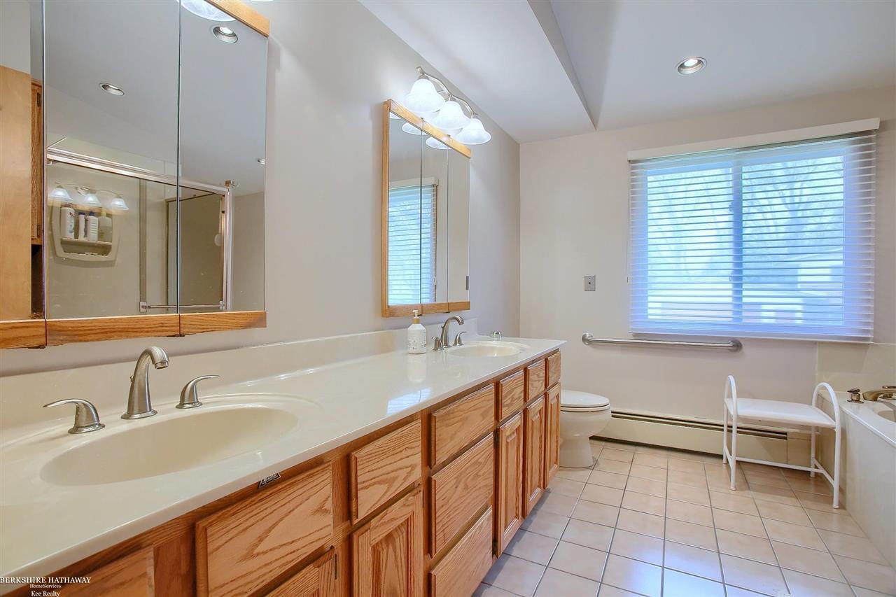 49669 Shelby Road Utica, MI 48317 - Photo 18 of 32 50042125-17.JPG