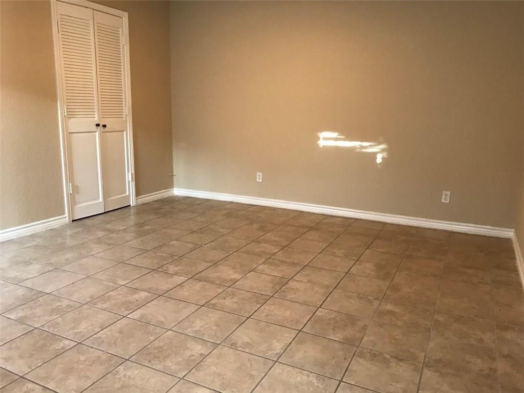 2806 Ridgecrest Drive Fort Worth, TX 76133 - Photo 9 of 13 2806