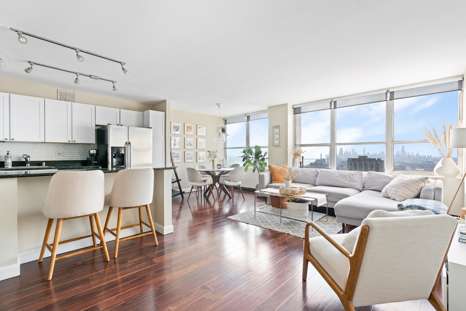 655 West Irving Park Road, Unit 5315 Chicago, IL 60613 - Photo 2 of 23