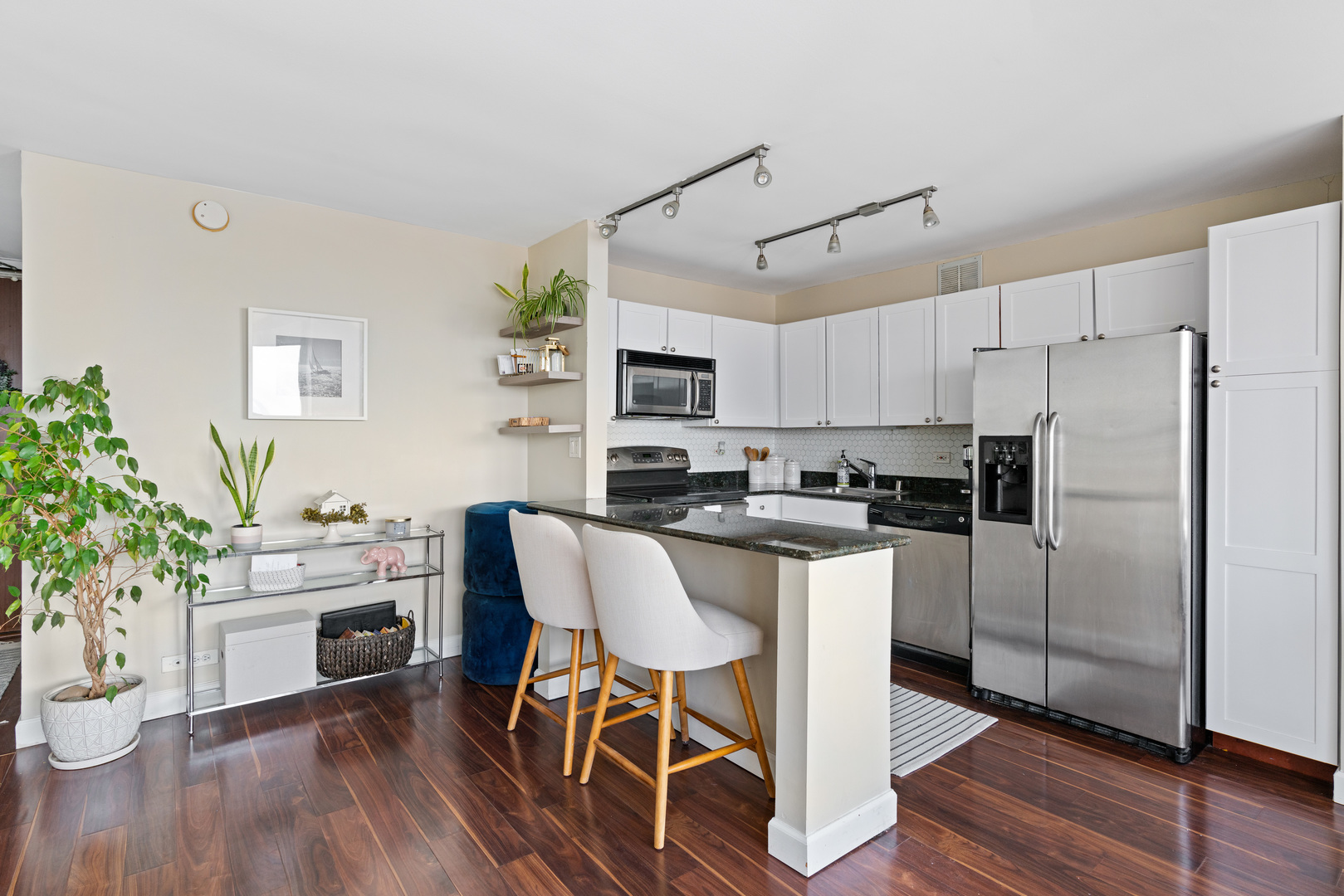 655 West Irving Park Road, Unit 5315 Chicago, IL 60613 - Photo 7 of 23