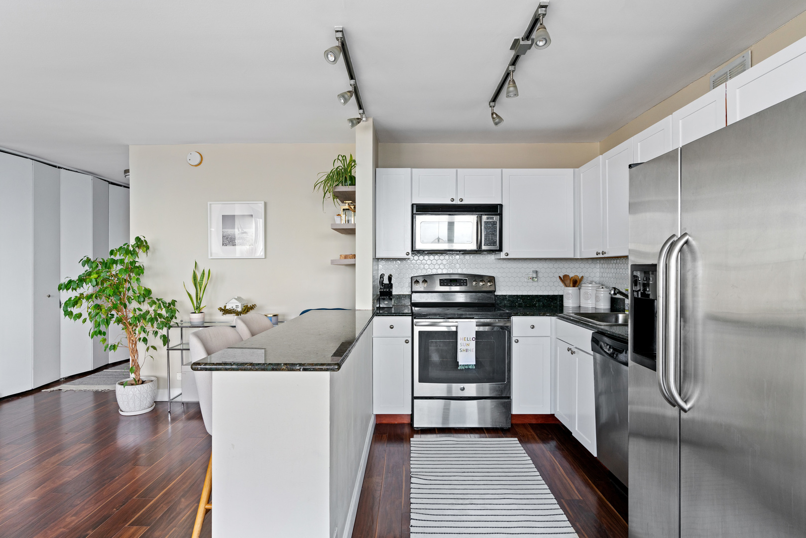 655 West Irving Park Road, Unit 5315 Chicago, IL 60613 - Photo 8 of 23