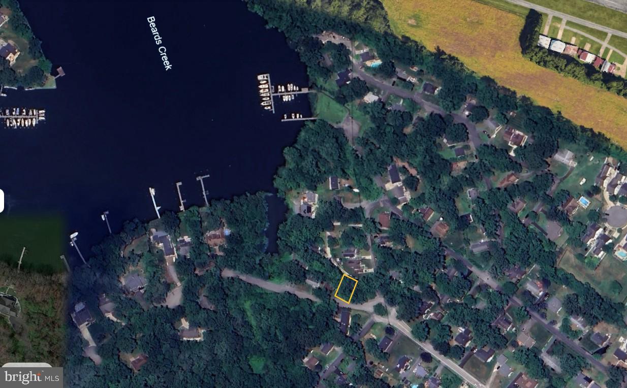 176 Southdown Road Edgewater, MD 21037 - Photo 8 of 13 a view of a street