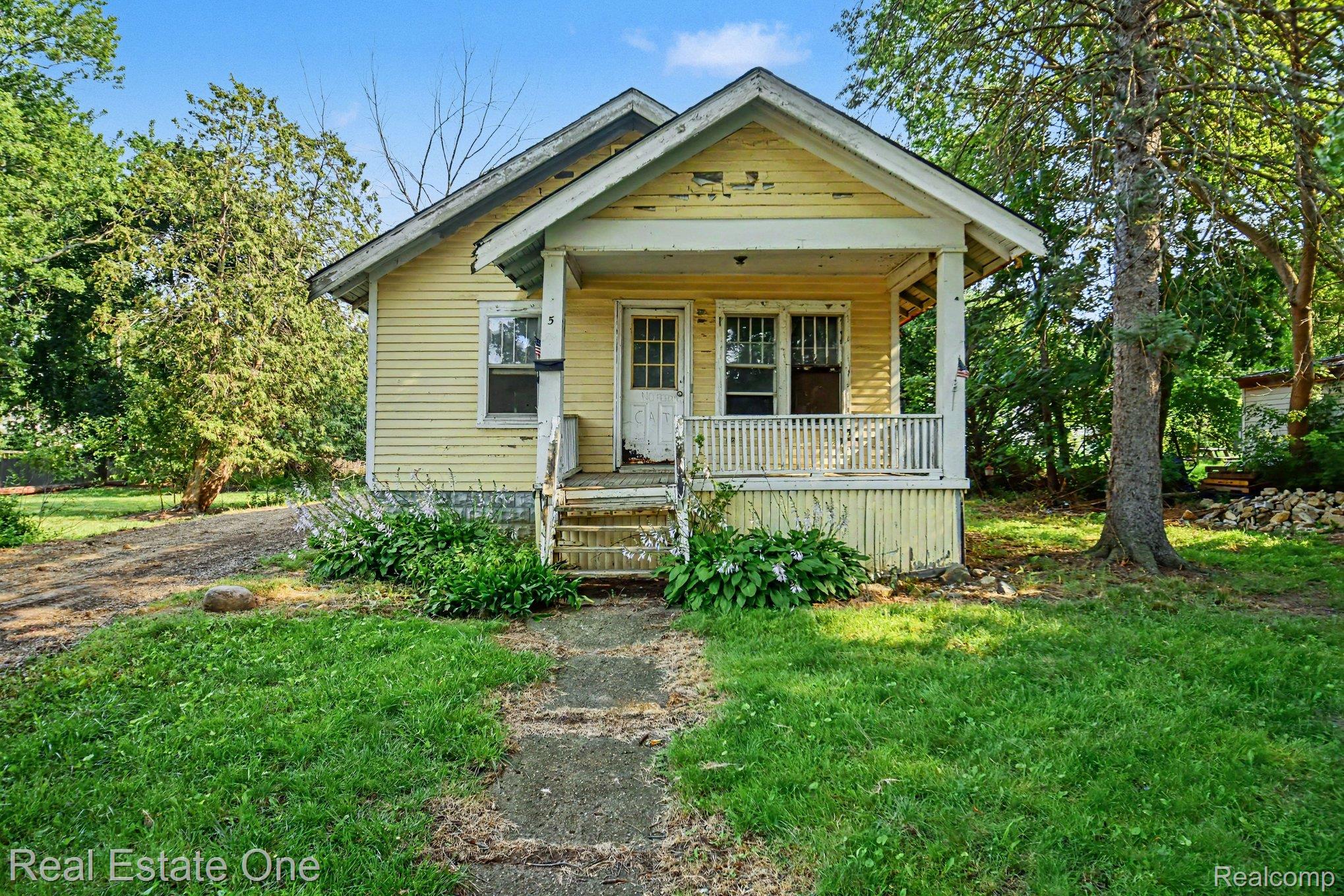 5 3rd Street Yale, MI 48097 - Photo 2 of 17 002_file_5768.jpg