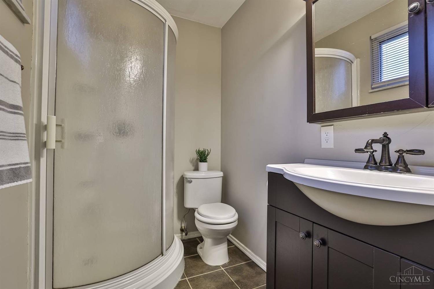 982 Sutton Road Cincinnati, OH 45230 - Photo 18 of 34 Gallery Image 18