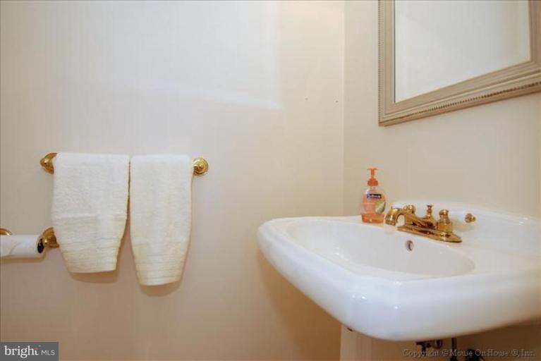 8804 Wooden Bridge Road Potomac, MD 20854 - Photo 22 of 26 Half Bath 1