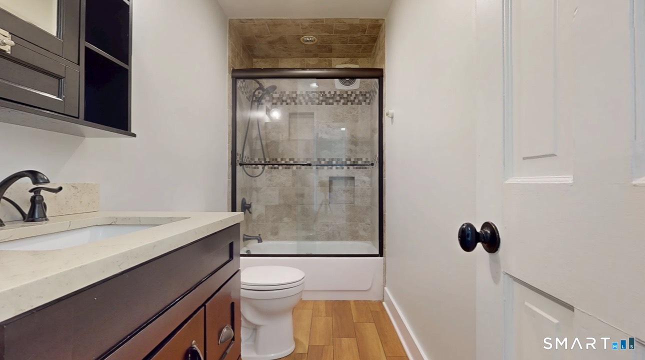 285 Wooding Hill Road Bethany, CT 06524 - Photo 14 of 33