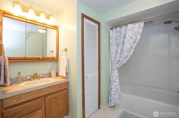 $449,950 | 17843 Seabeck Holly Road Northwest, Seabeck, WA 98380