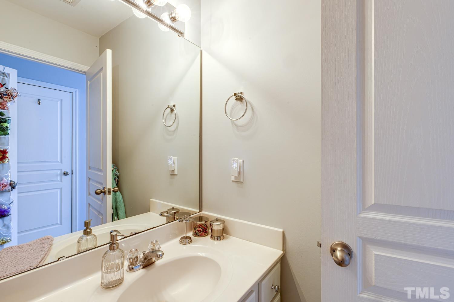 4524 Sugarbend Way Raleigh, NC 27606 - Photo 26 of 30 Gallery Image 26