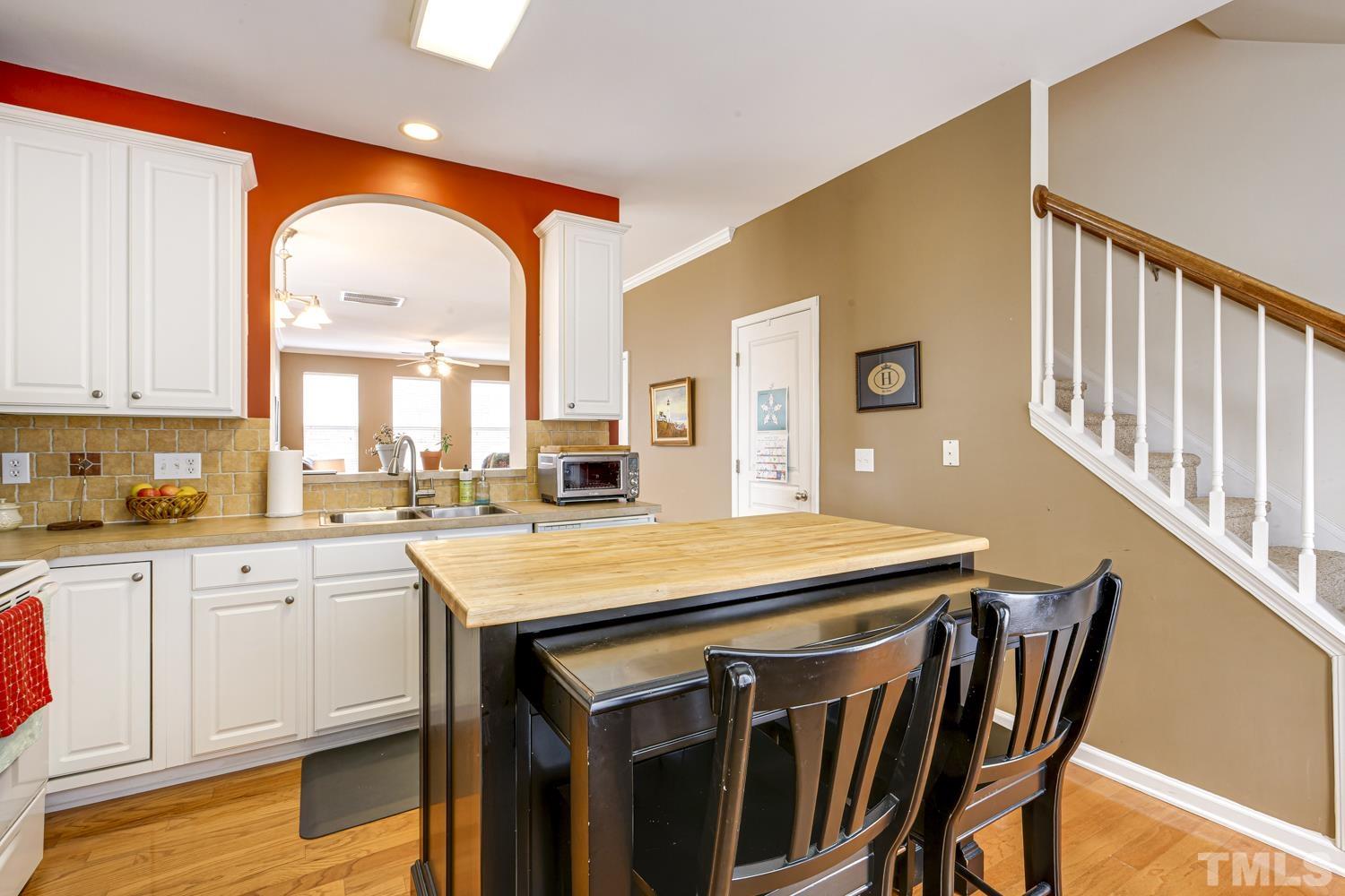 4524 Sugarbend Way Raleigh, NC 27606 - Photo 7 of 30 Gallery Image 7