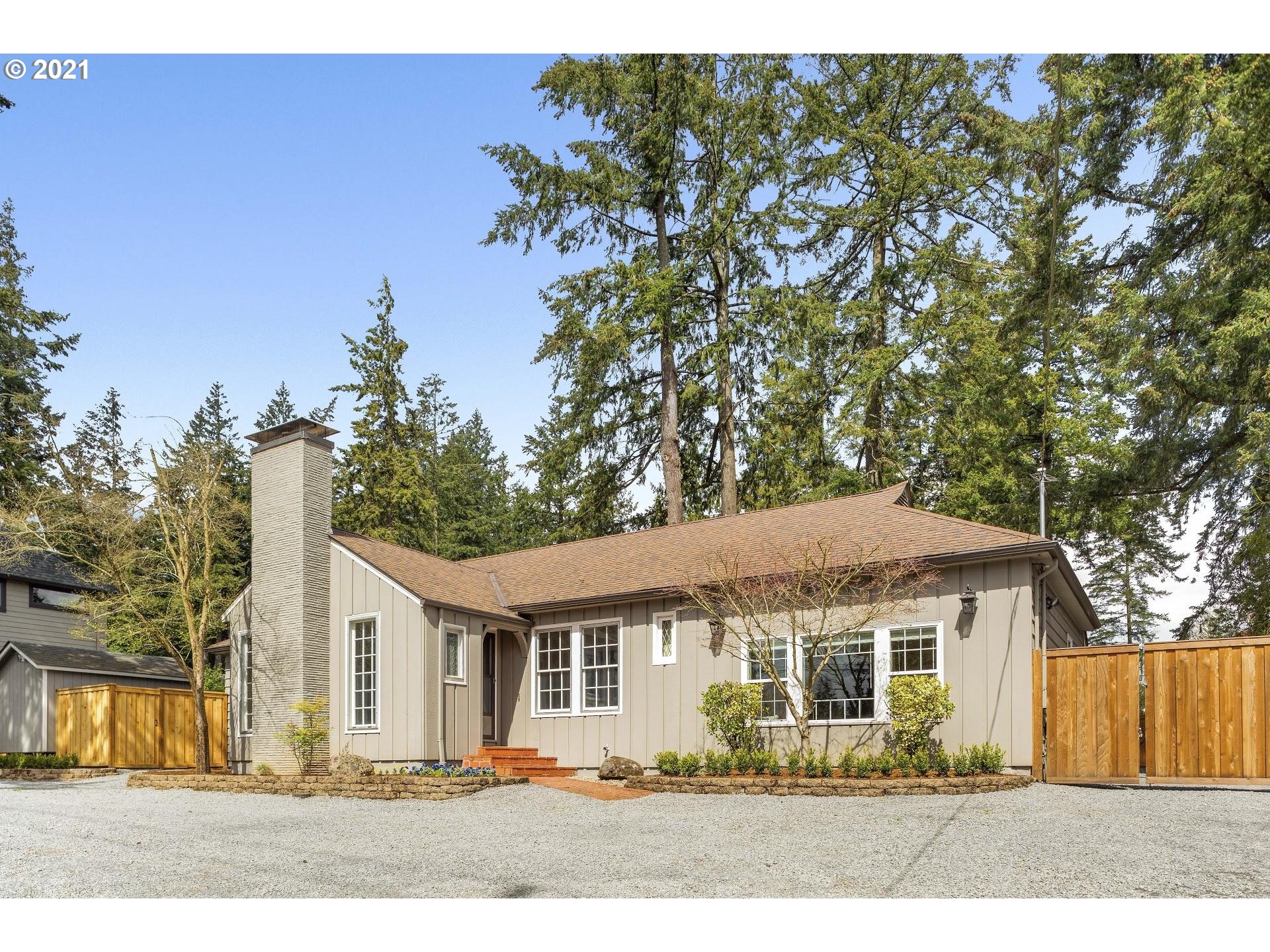 537 Country Club Road Lake Oswego, OR 97034 - Photo 1 of 26 Gallery Image 1