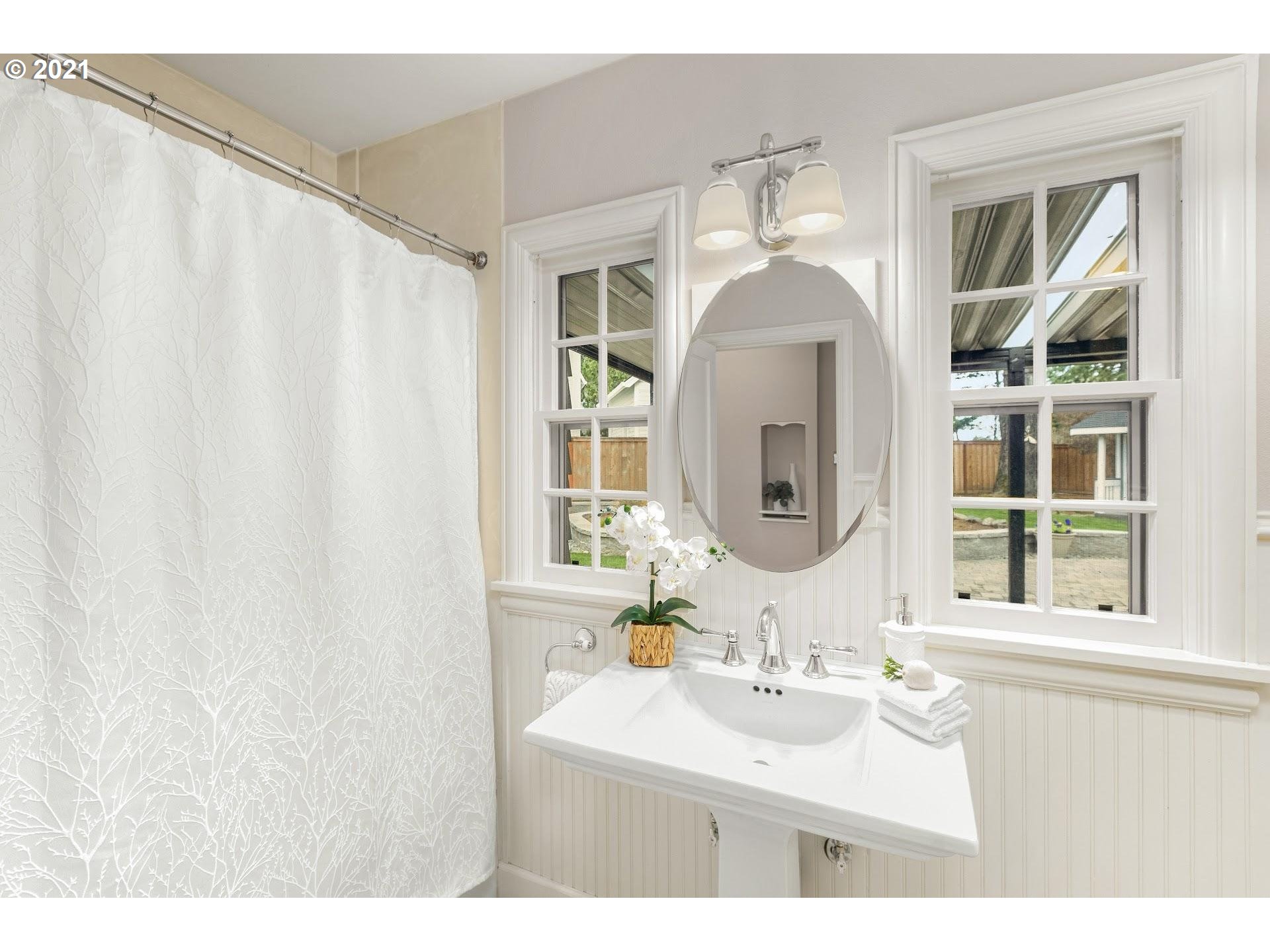 537 Country Club Road Lake Oswego, OR 97034 - Photo 18 of 26 Gallery Image 18
