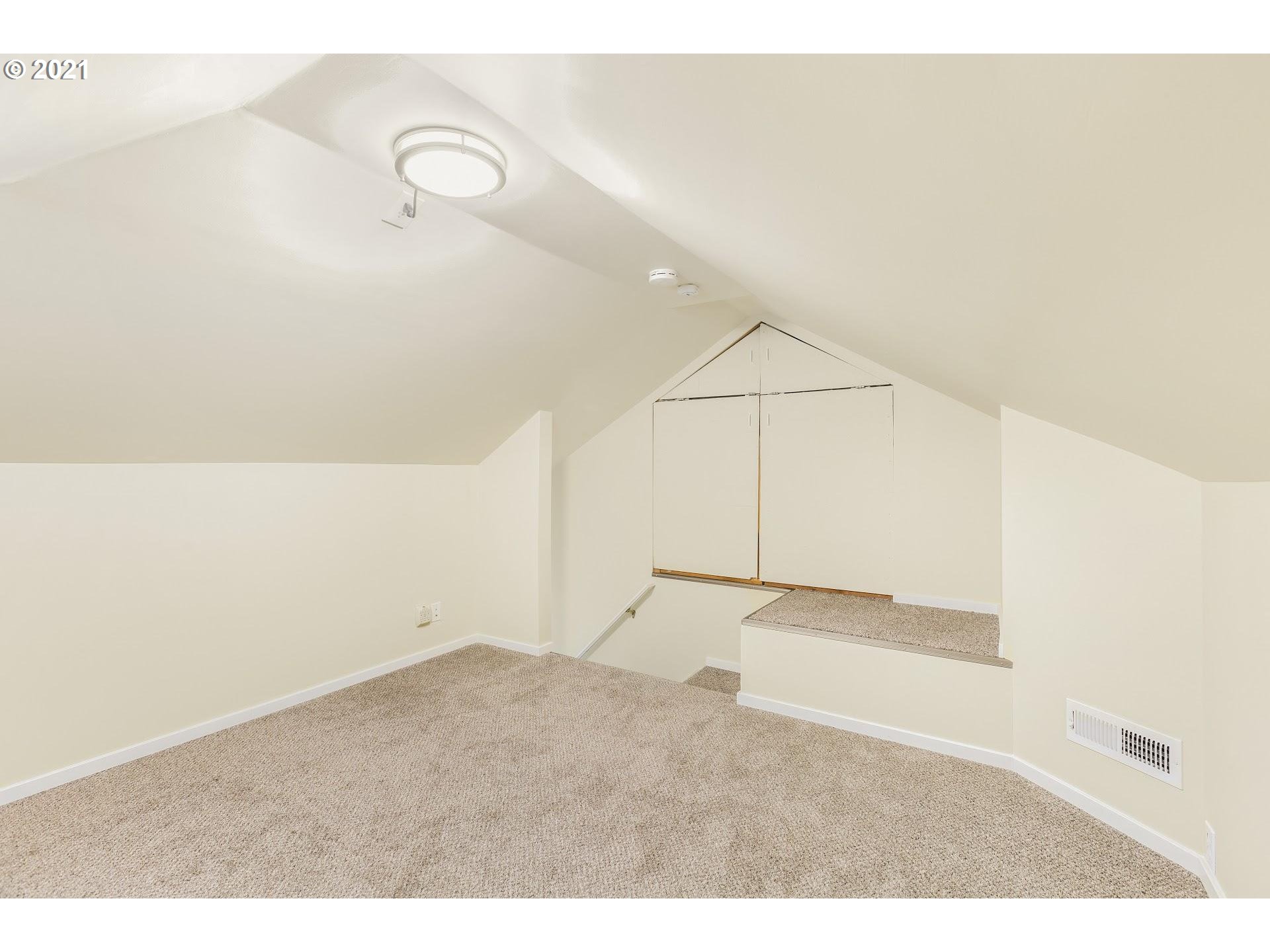 537 Country Club Road Lake Oswego, OR 97034 - Photo 20 of 26 Gallery Image 20