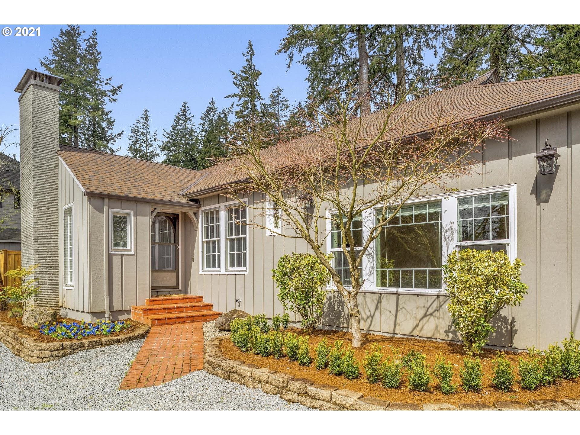537 Country Club Road Lake Oswego, OR 97034 - Photo 3 of 26 Gallery Image 3