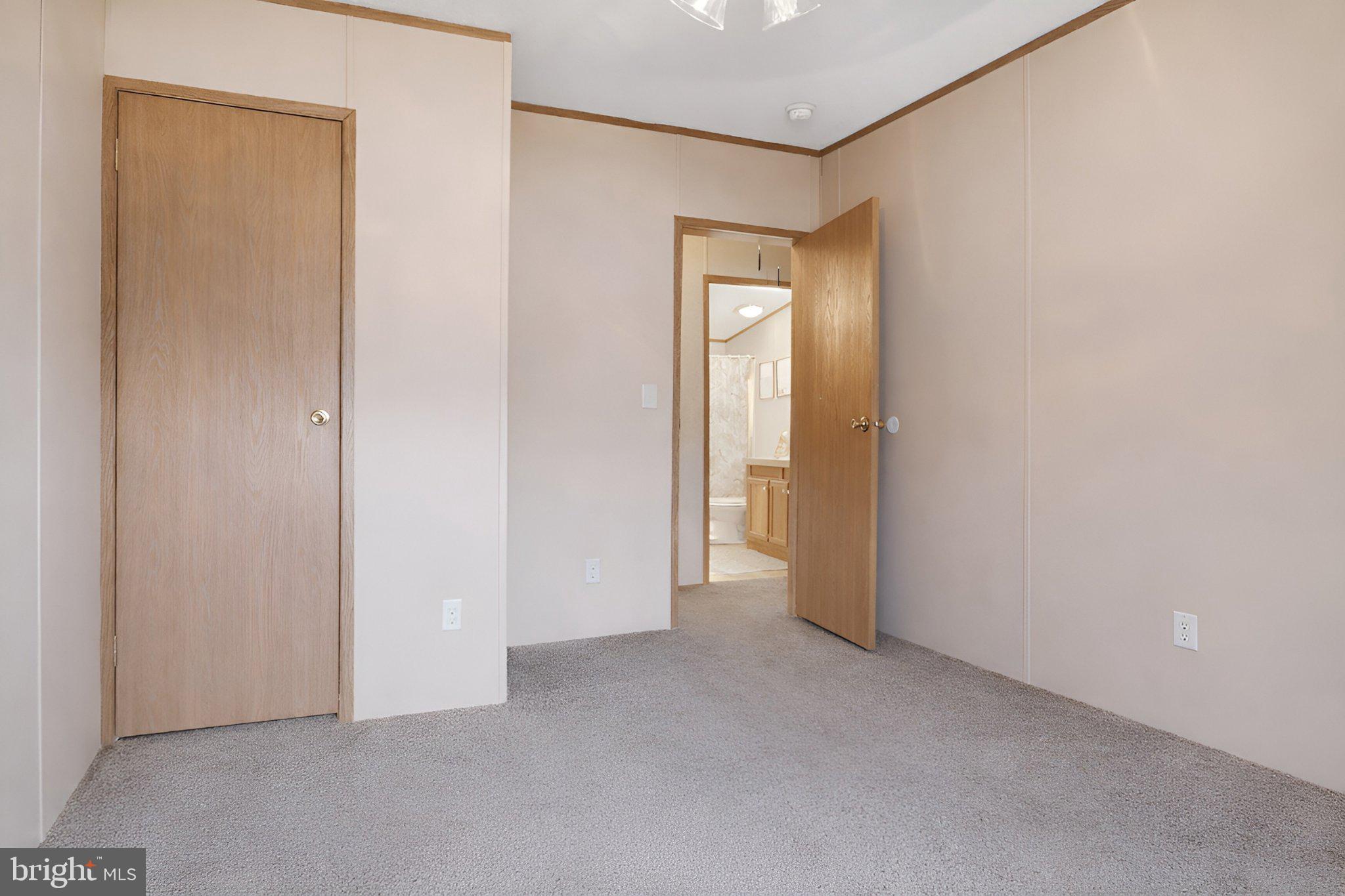 4820 Old Harrisburg Road, Unit 11 Gettysburg, PA 17325 - Photo 16 of 29 a view of an empty room and closet area