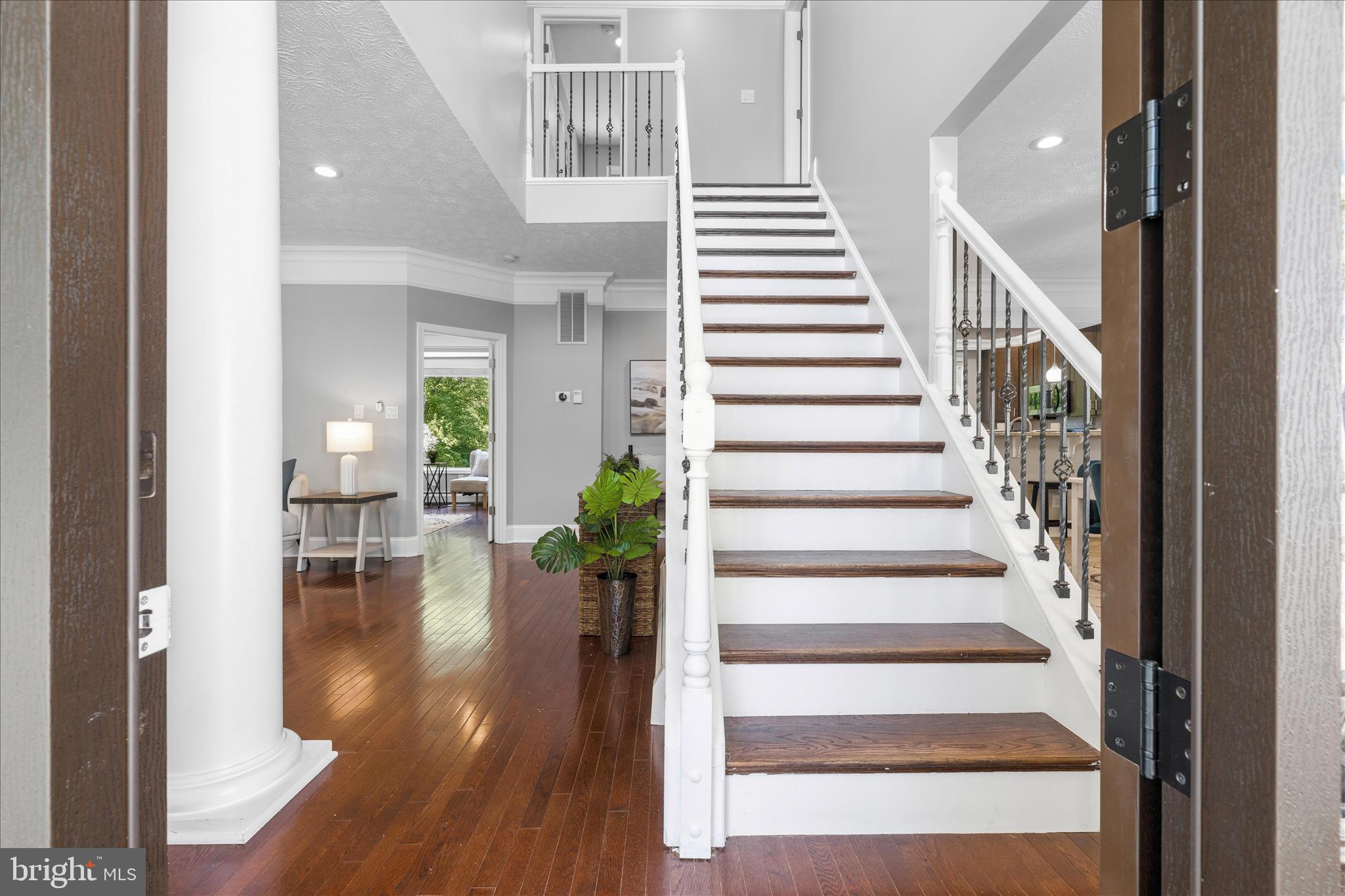 9110 Riverhill Road Laurel, MD 20723 - Photo 4 of 50 Foyer