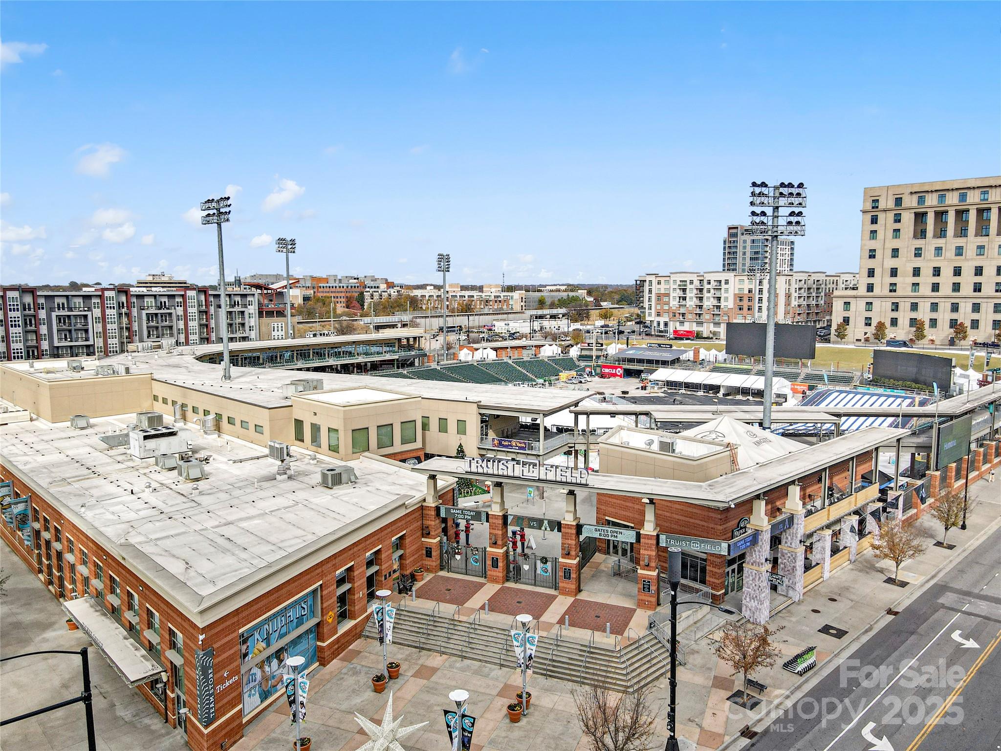 230 South Tryon Street, Unit 603 Charlotte, NC 28281 - Photo 4 of 32