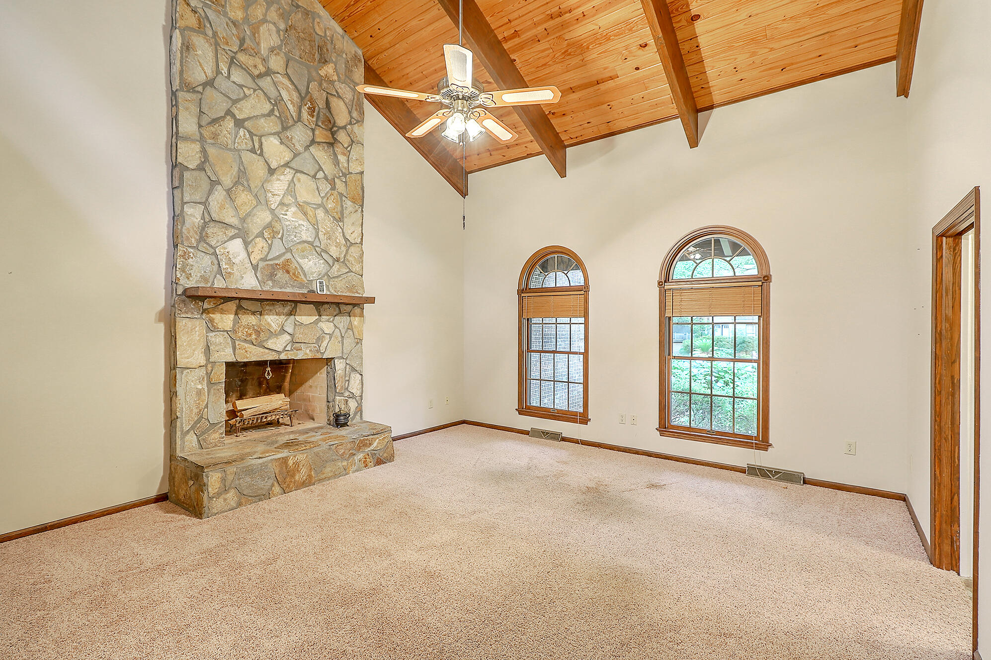 3 Battlesea Road Charleston, SC 29407 - Photo 11 of 44 Soaring ceilings in Great Room!