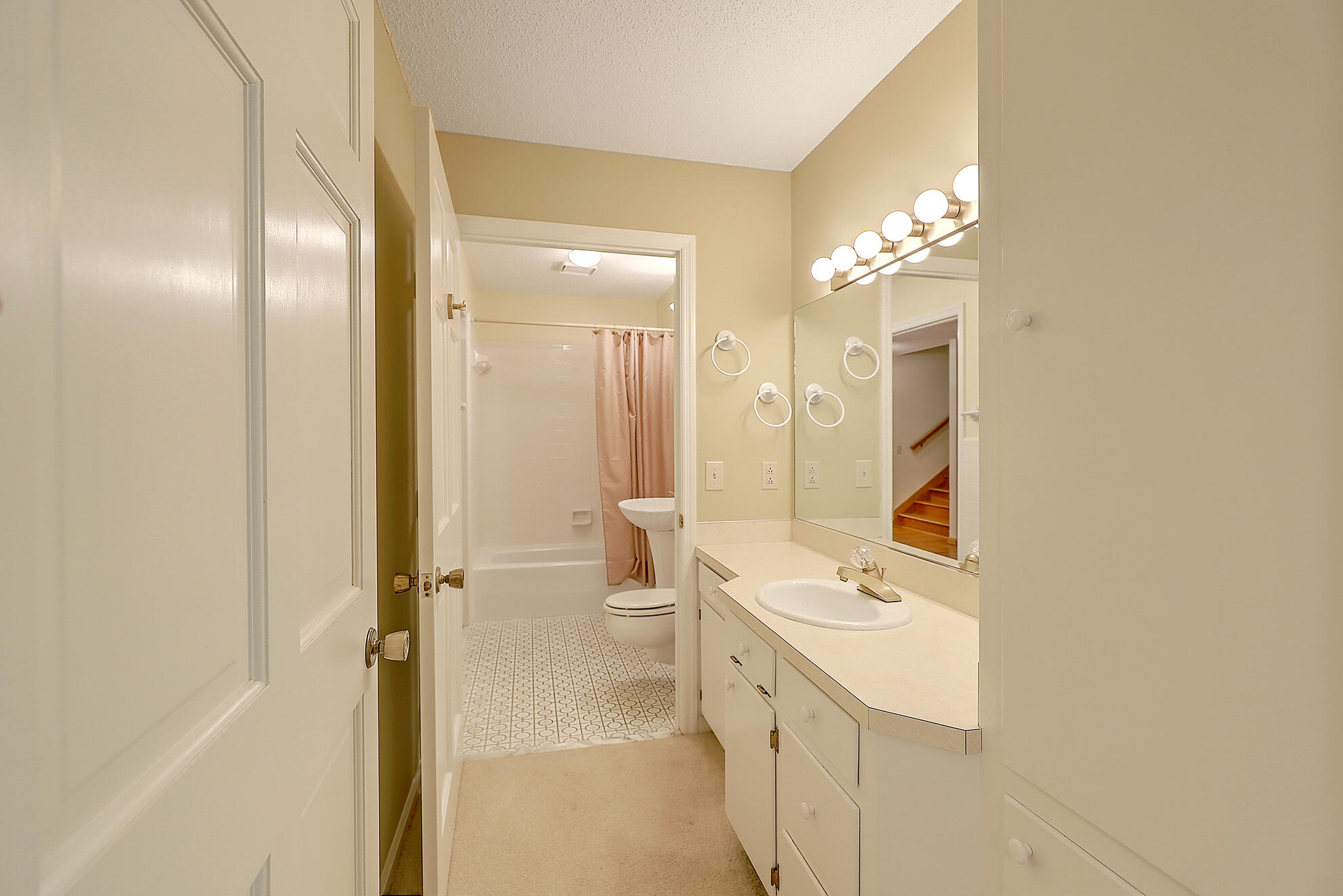 3 Battlesea Road Charleston, SC 29407 - Photo 30 of 44 1st floor full bath entry from hallway