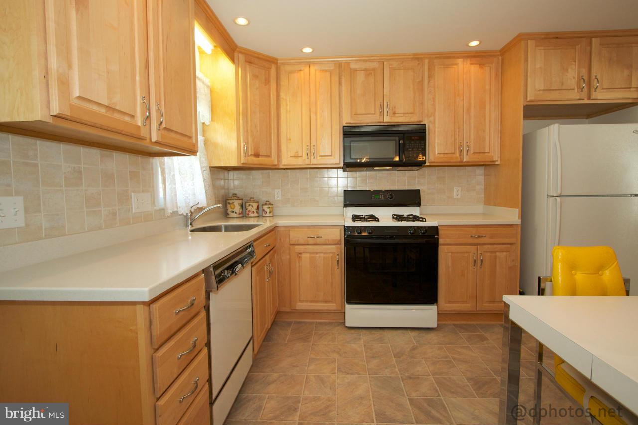 9002 Kilbride Road Baltimore, MD 21236 - Photo 11 of 19 Kitchen