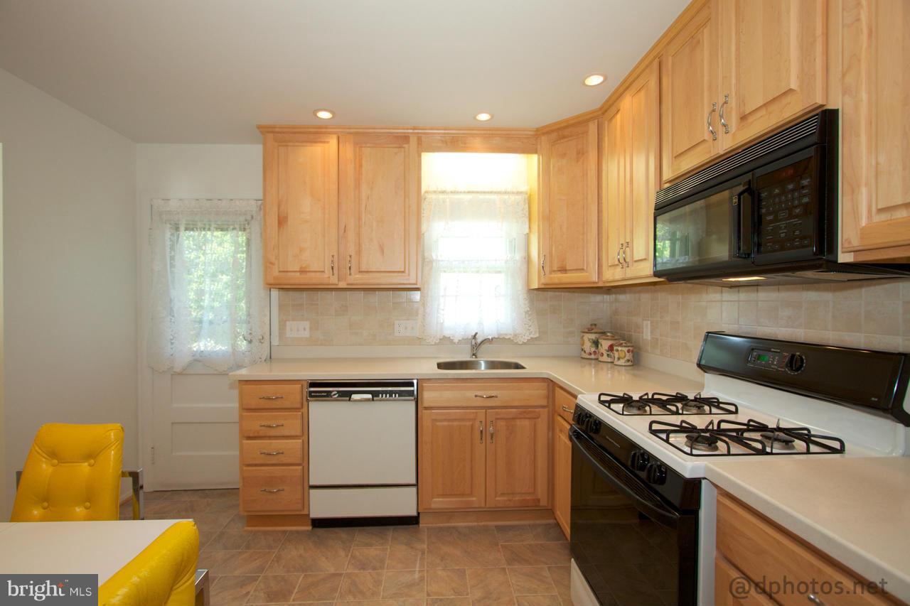 9002 Kilbride Road Baltimore, MD 21236 - Photo 12 of 19 Kitchen