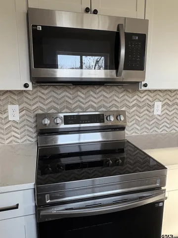 $1,700 | 225 South McWhorter Street, Mineola, TX 75773