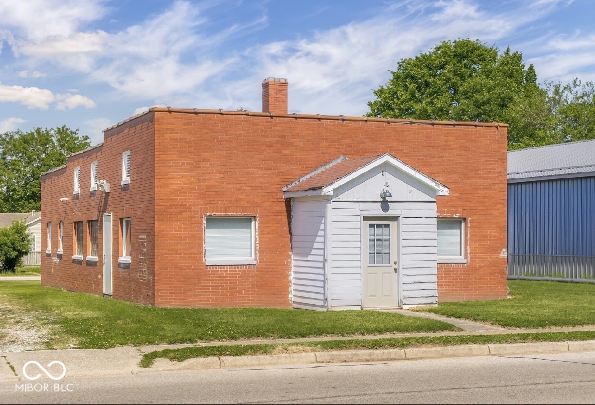 604 South Main Street Edinburgh, IN 46124 - Photo 1 of 23