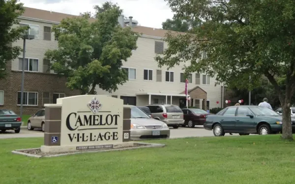 $1,207 | 1105 South 3rd Street, Council Bluffs, IA 51503