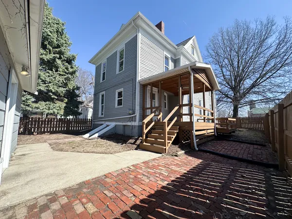 $224,900 | 712 North Roosevelt Avenue, Bloomington, IL 61701