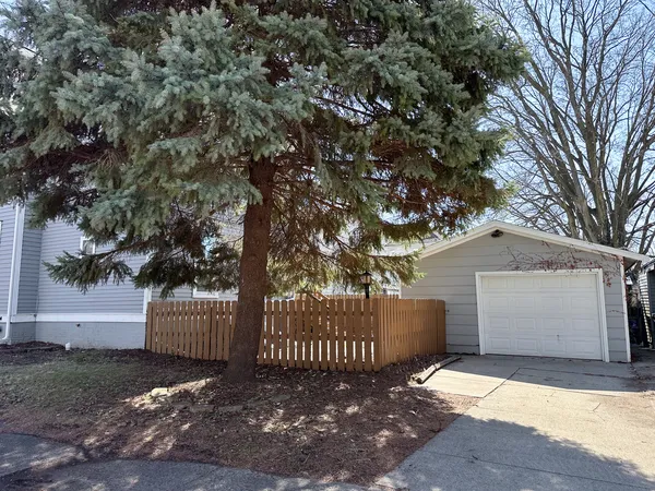 $224,900 | 712 North Roosevelt Avenue, Bloomington, IL 61701