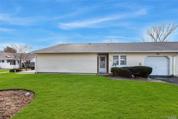 $525,000 | 93 Revere Drive, Sayville, NY 11782