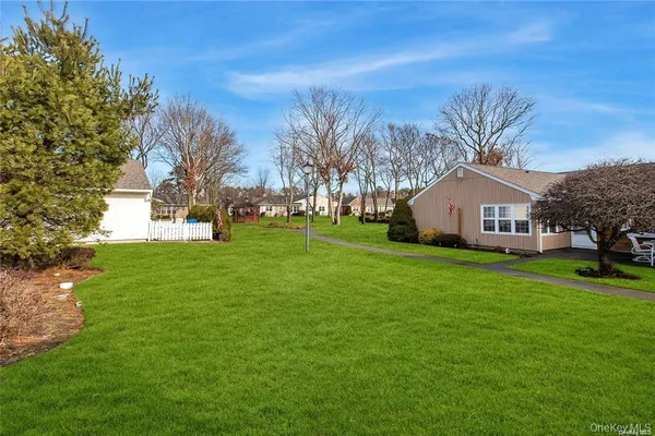 $525,000 | 93 Revere Drive, Sayville, NY 11782