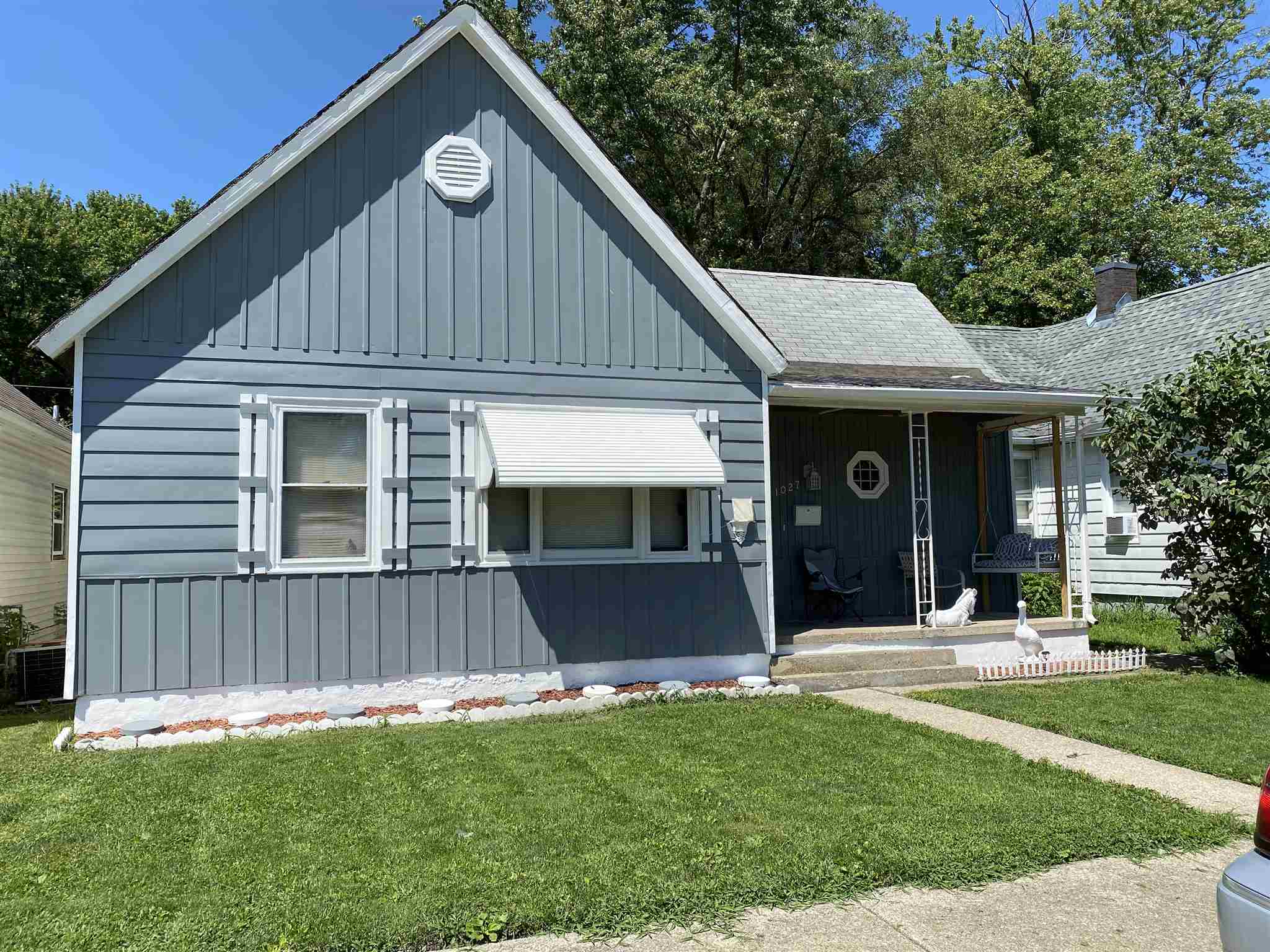 1027 North 15th Street Springfield, IL 62702 - Photo 2 of 16
