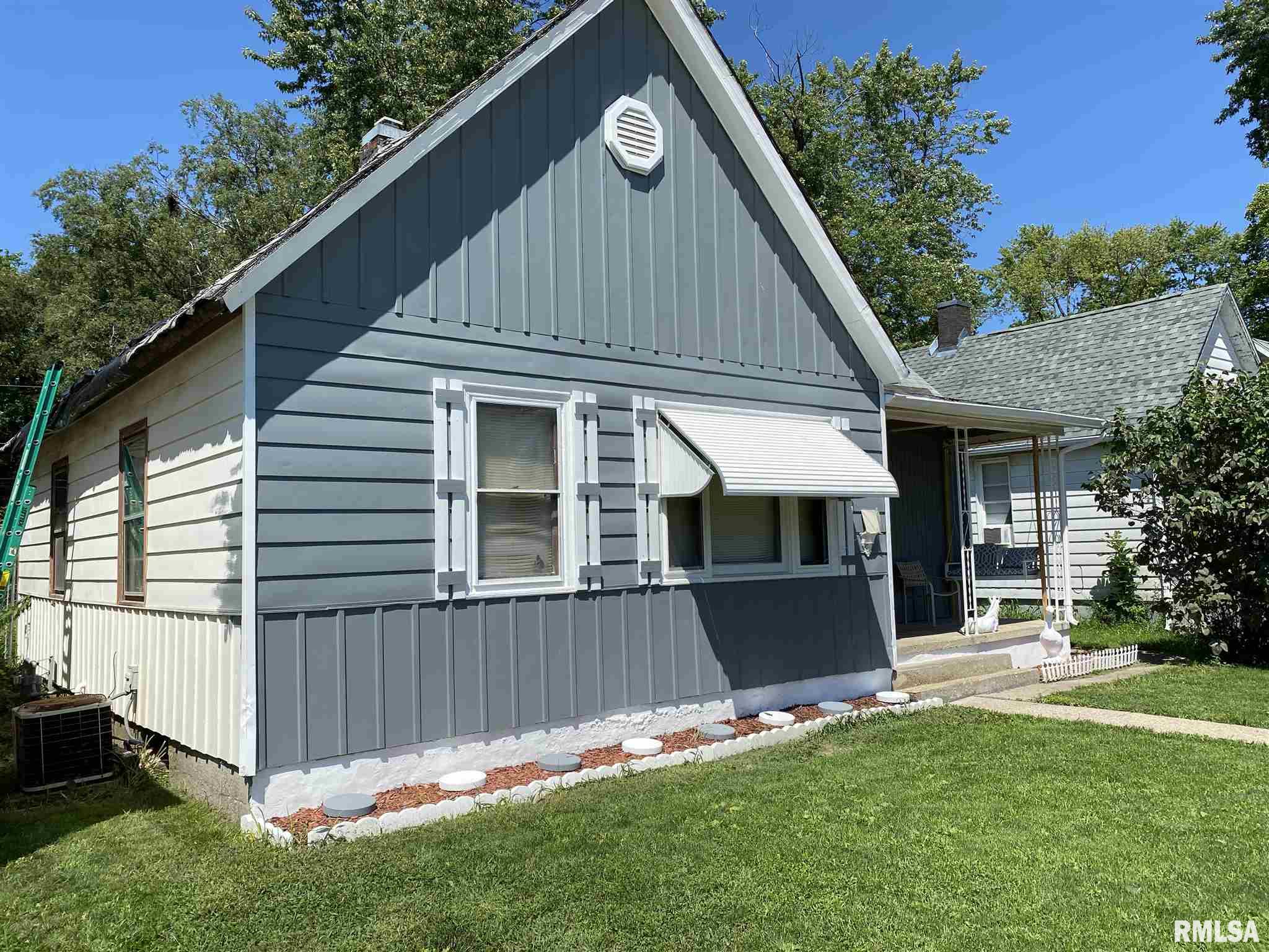 1027 North 15th Street Springfield, IL 62702 - Photo 3 of 16