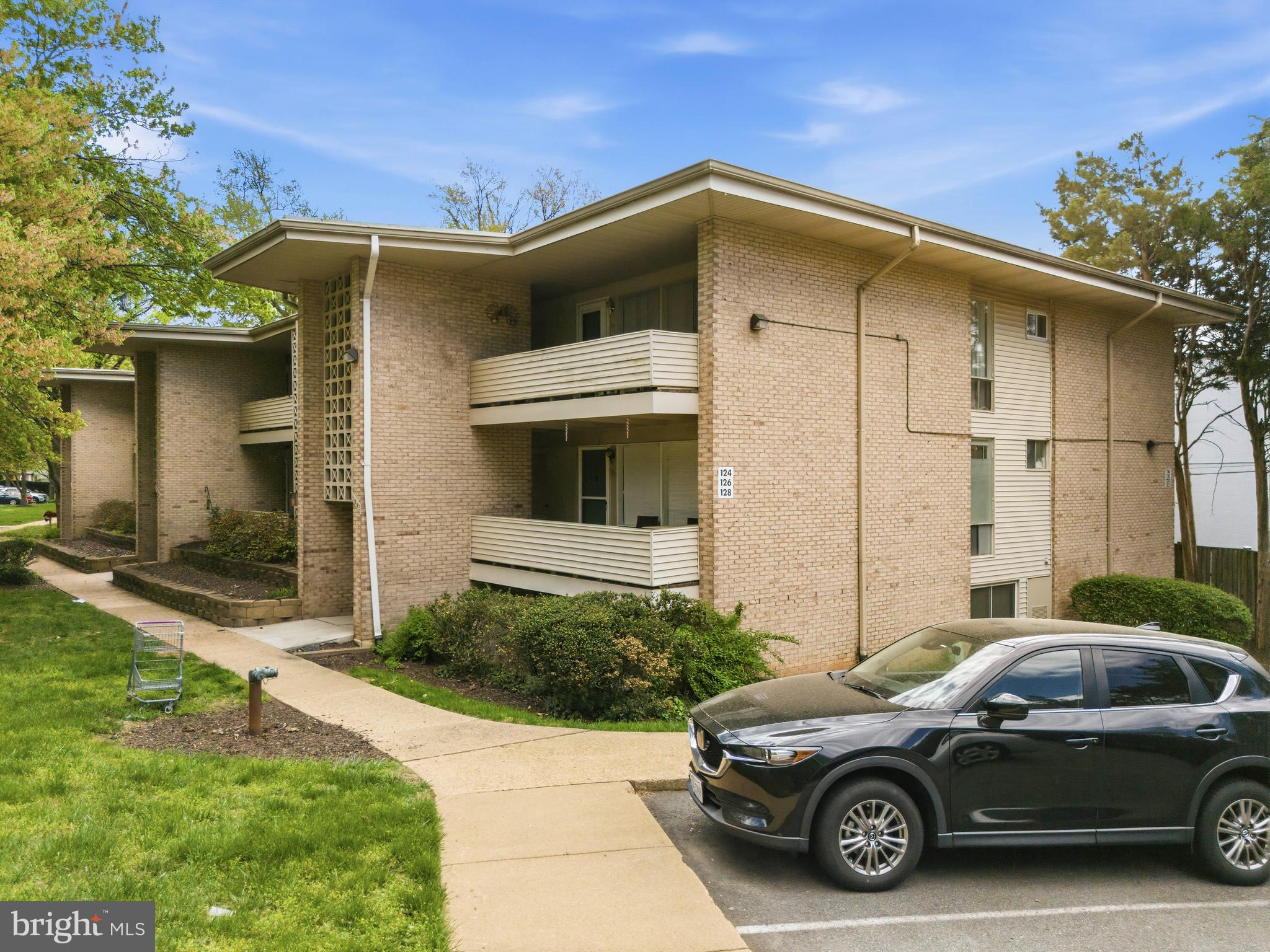 124 Haycock Road, Unit C2 Falls Church, VA 22046 - Photo 28 of 31 Gallery Image 28