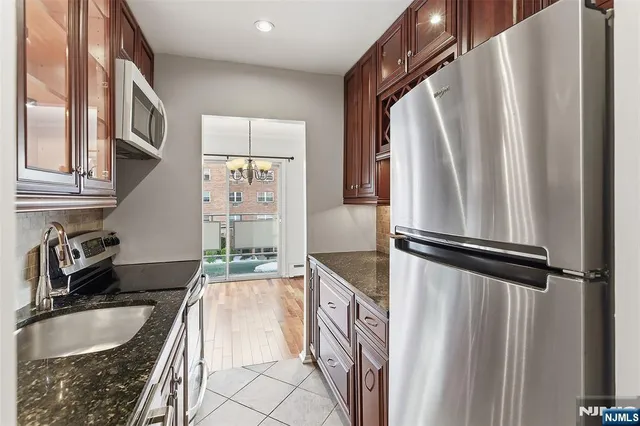$289,900 | 20 Jefferson Street, Unit B10, Hackensack, NJ 07601