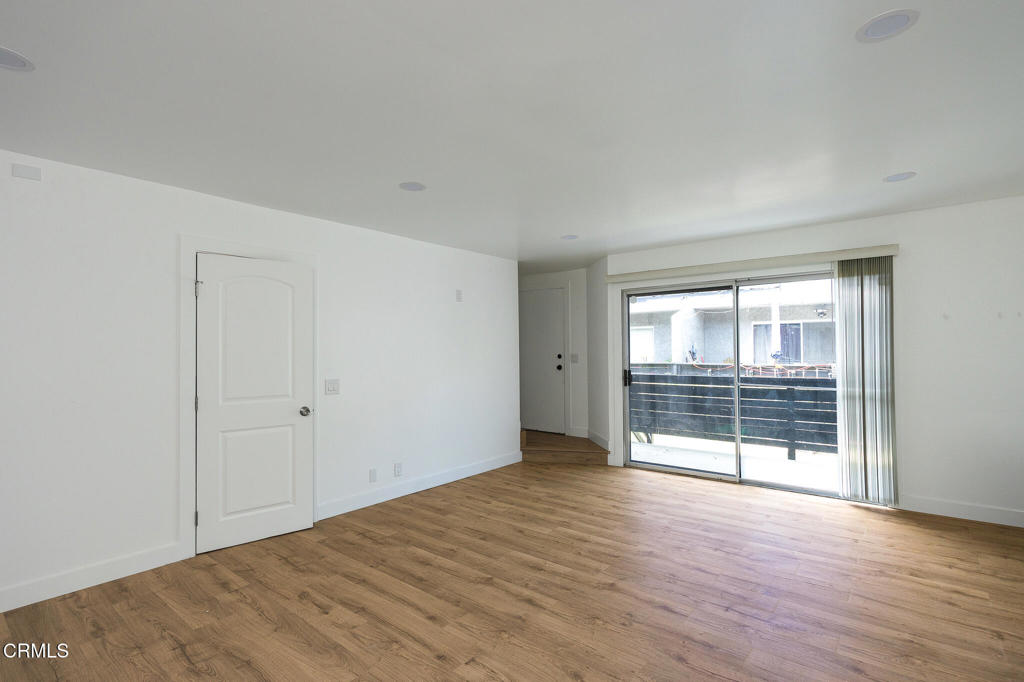 4578 Saviers Road Oxnard, CA 93033 - Photo 6 of 25