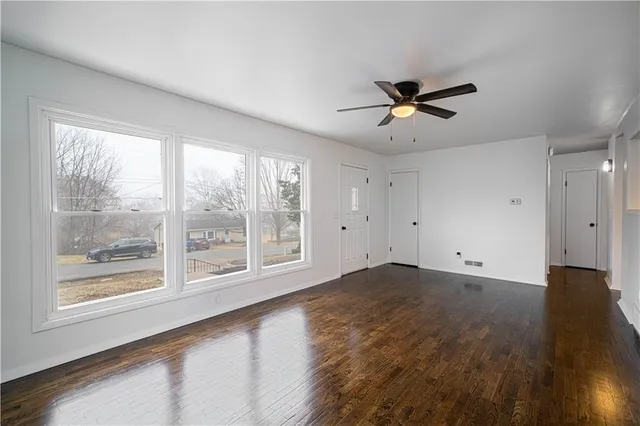 $189,900 | 3310 South 30th Street, St. Joseph, MO 64503