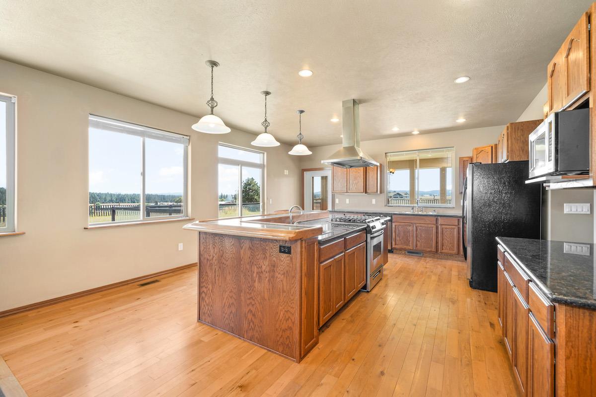 27509 North Monroe Road Deer Park, WA 99006 - Photo 11 of 50 Gallery Image 11