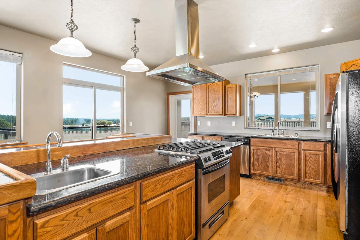 27509 North Monroe Road Deer Park, WA 99006 - Photo 14 of 50 Gallery Image 14