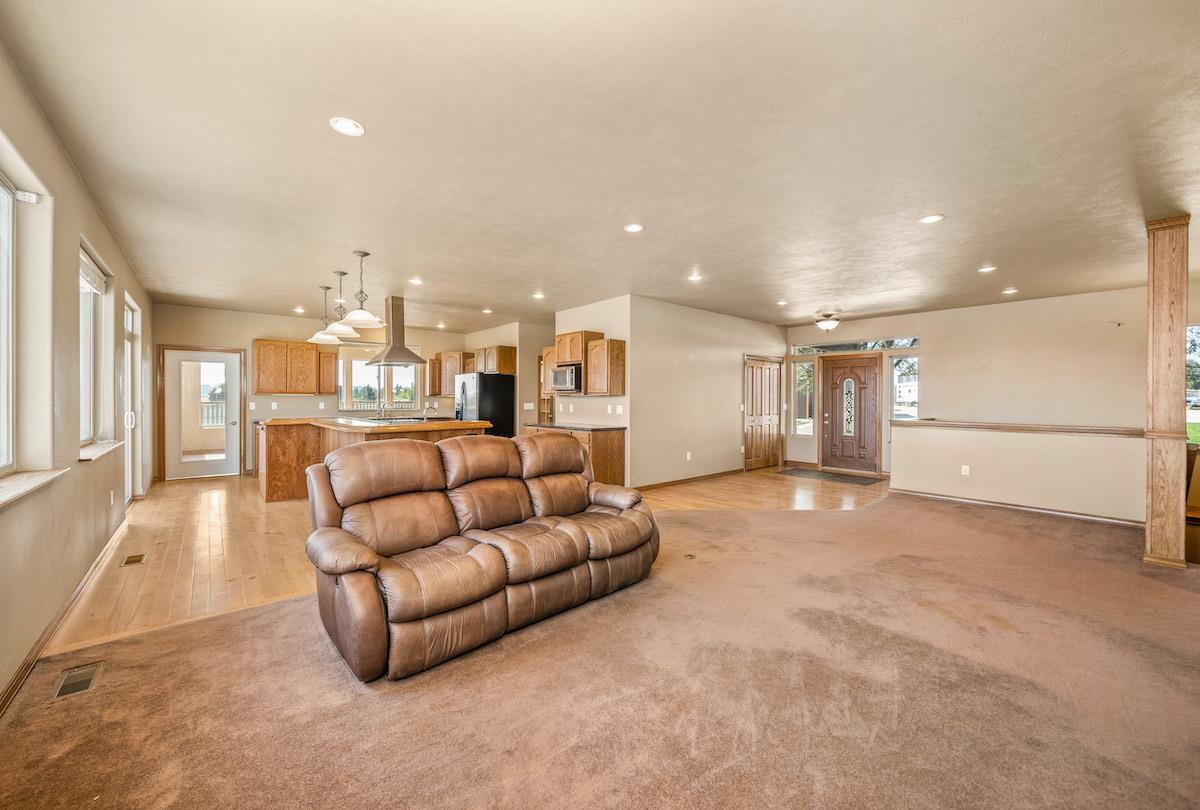 27509 North Monroe Road Deer Park, WA 99006 - Photo 9 of 50 Gallery Image 9