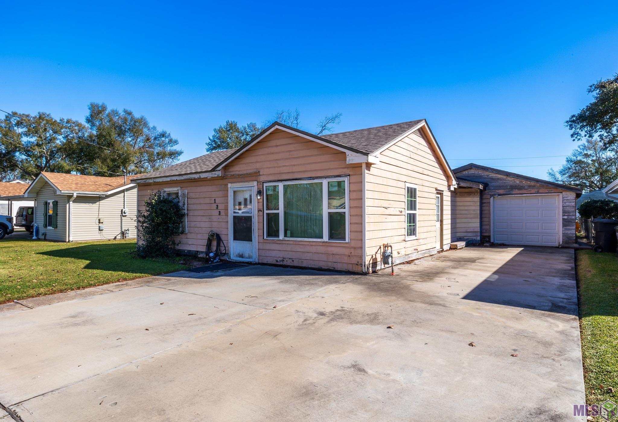 133 Hackberry Avenue Houma, LA 70360 - Photo 3 of 13