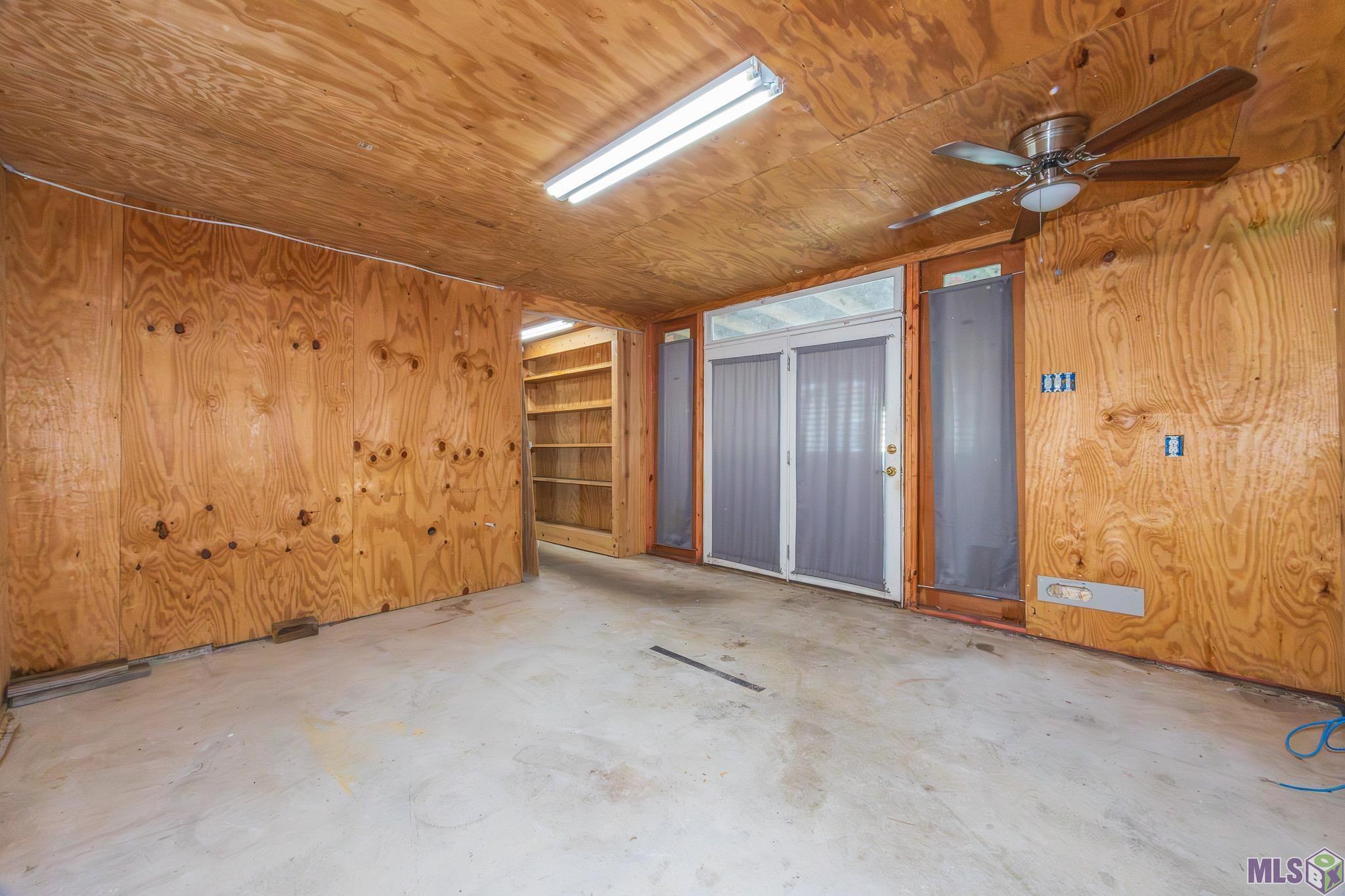 133 Hackberry Avenue Houma, LA 70360 - Photo 4 of 13 BONUS ROOM