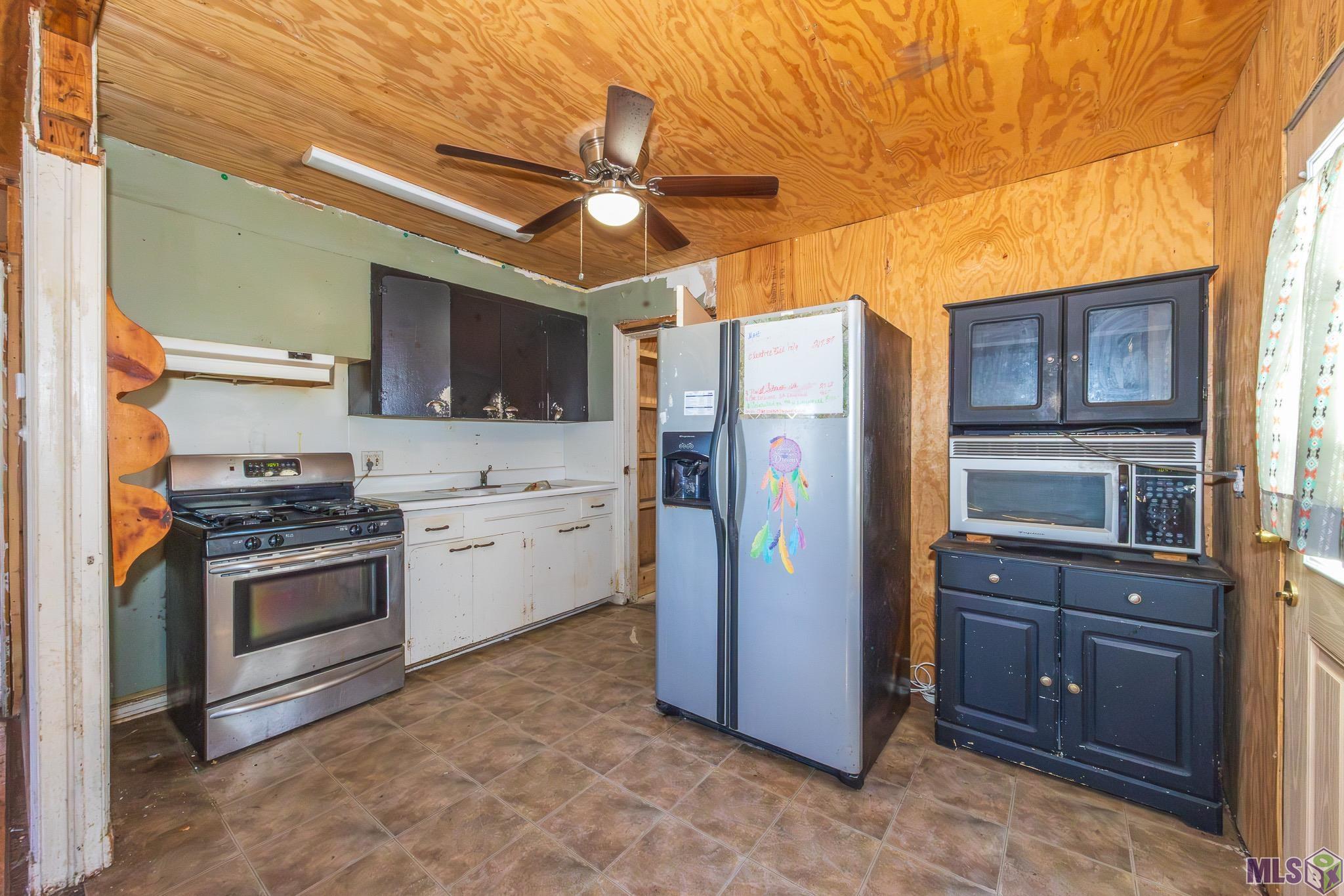 133 Hackberry Avenue Houma, LA 70360 - Photo 8 of 13