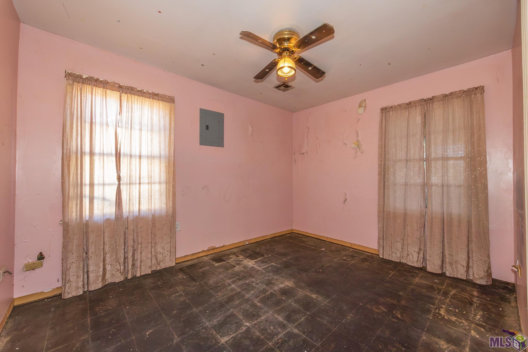 133 Hackberry Avenue Houma, LA 70360 - Photo 9 of 13 BEDROOM 1